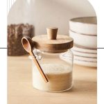 ظرف شیشه ای در چوبی قاشق بغل